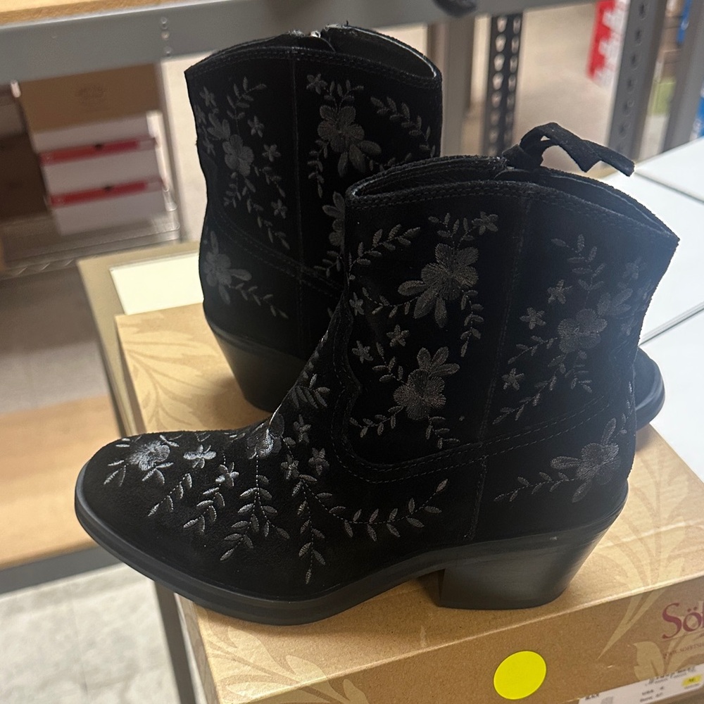 Last one!!!Sofft Sophie Black Embroidered Western Ankle Boot - Women